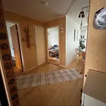 Apartment Yellow Dream House - 3 Min From Highway, Sauna, Big Private Parking