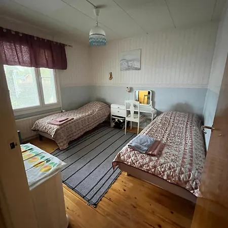 Yellow Dream House - 3 Min From Highway, Sauna, Big Private Parking Daire
