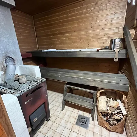 Yellow Dream House - 3 Min From Highway, Sauna, Big Private Parking