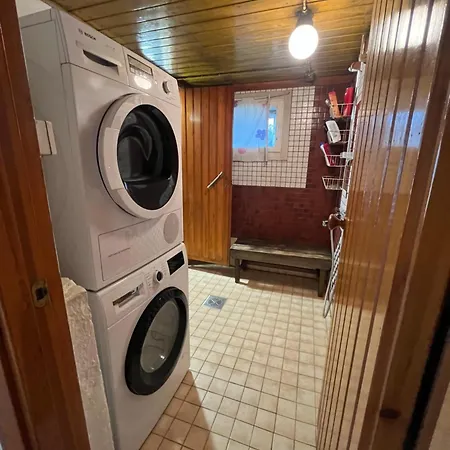 公寓 Yellow Dream House - 3 Min From Highway, Sauna, Big Private Parking