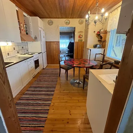 Yellow Dream House - 3 Min From Highway, Sauna, Big Private Parking Kemi