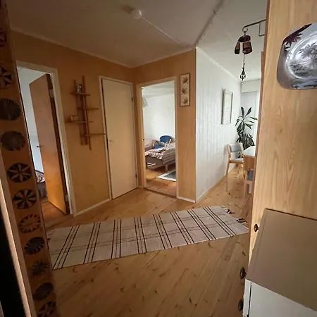 Daire Yellow Dream House - 3 Min From Highway, Sauna, Big Private Parking