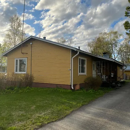 Apartment Yellow Dream House - 3 Min From Highway, Sauna, Big Private Parking Kemi