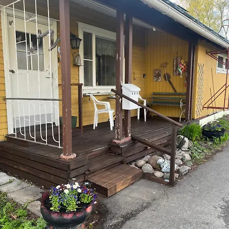 公寓 Yellow Dream House - 3 Min From Highway, Sauna, Big Private Parking 凯米