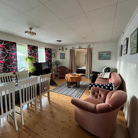 Yellow Dreams House - 3 Min From Highway, Sauna, Big Private Parking, Air Conditioning * Kemi