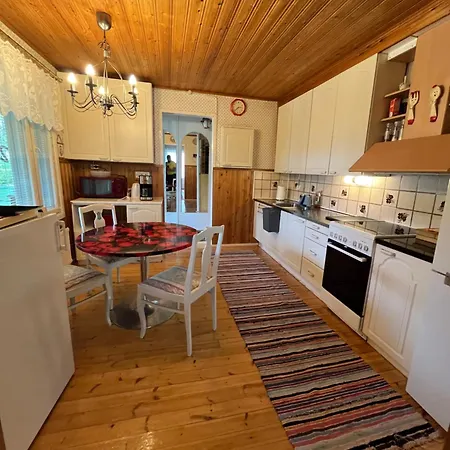 Yellow Dreams House - 3 Min From Highway, Sauna, Big Private Parking, Air Conditioning Appartement *