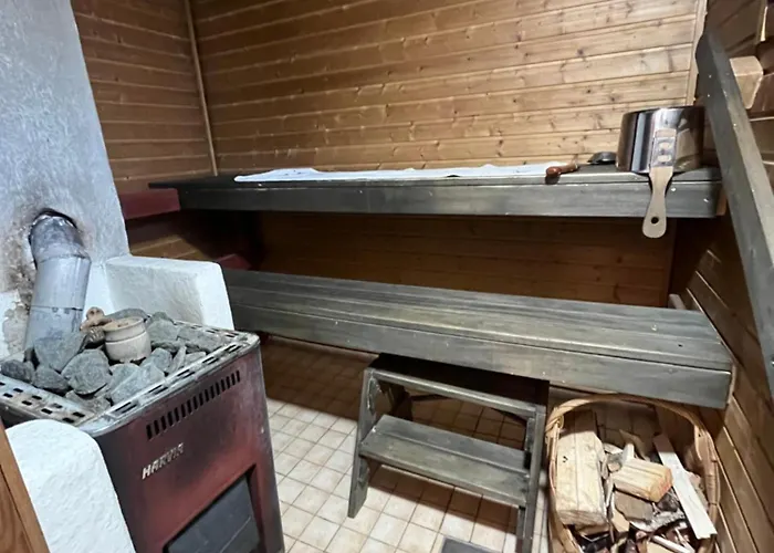 Yellow Dream House - 3 Min From Highway, Sauna, Big Private Parking