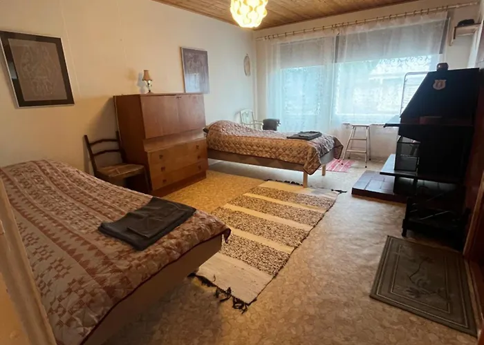 Yellow Dream House - 3 Min From Highway, Sauna, Big Private Parking *